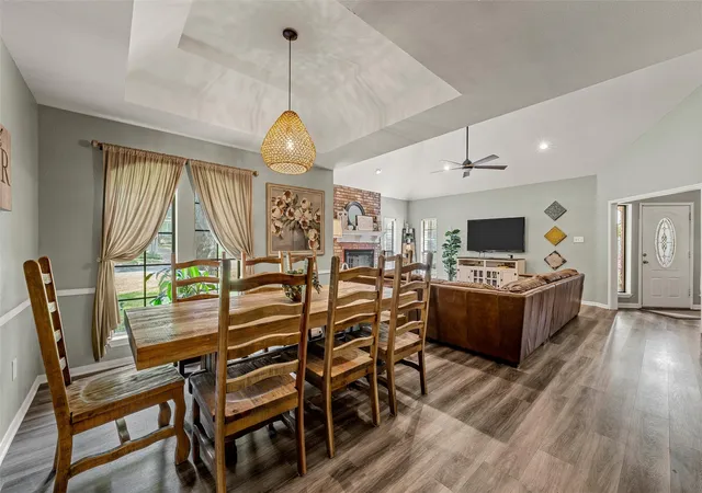 Photo 3 of Sale Pending at 9605 Oak Springs Dr, Woodway, TX 76712 | MLS# 21349299 | Listing updated on 2026-08-28
