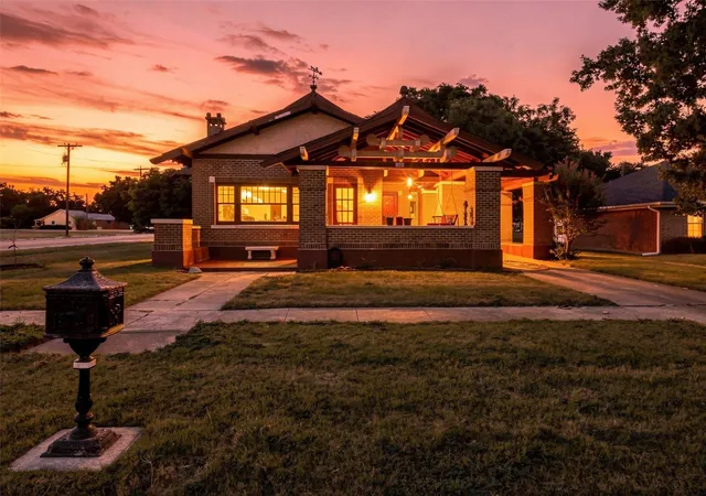 Photo 1 of Single family home for sale at 701 Pecan St, Honey Grove, TX 75446 | MLS# 21350905 | Listing updated on 2026-08-08