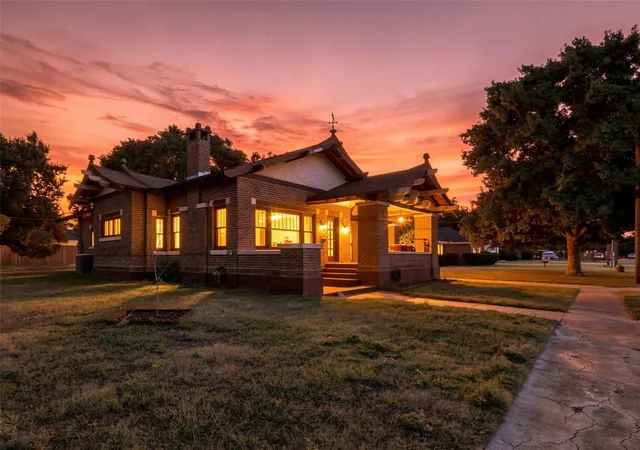Photo 3 of Single family home for sale at 701 Pecan St, Honey Grove, TX 75446 | MLS# 21350905 | Listing updated on 2026-08-08