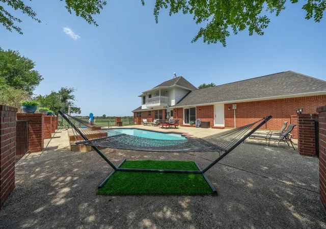 Photo 3 of Single family home for sale at 900 E Chad St, Whitney, TX 76692 | MLS# 21353083 | Listing updated on 2026-08-29