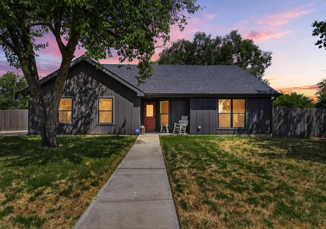 Photo 1 of Single family home for sale at 100 Hoover Ave, Whitney, TX 76692 | MLS# 21353045 | Listing updated on 2026-08-28