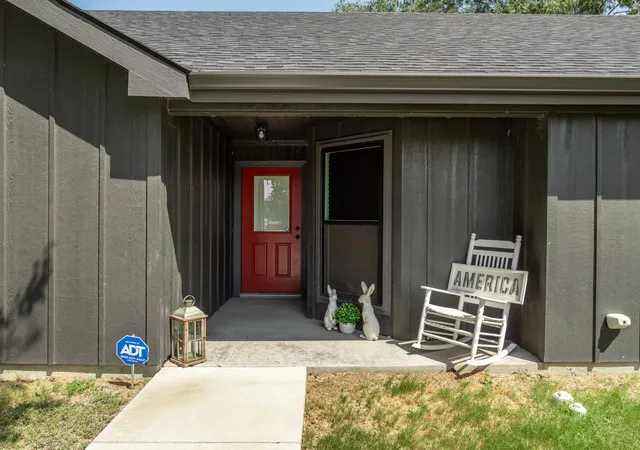 Photo 3 of Single family home for sale at 100 Hoover Ave, Whitney, TX 76692 | MLS# 21353045 | Listing updated on 2026-08-28
