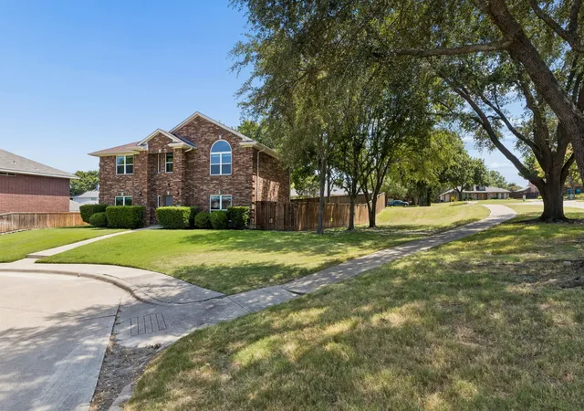 Photo 2 of Single family home for sale at 505 Big Oak Ct, Rockwall, TX 75087 | MLS# 21353517 | Listing updated on 2026-09-06