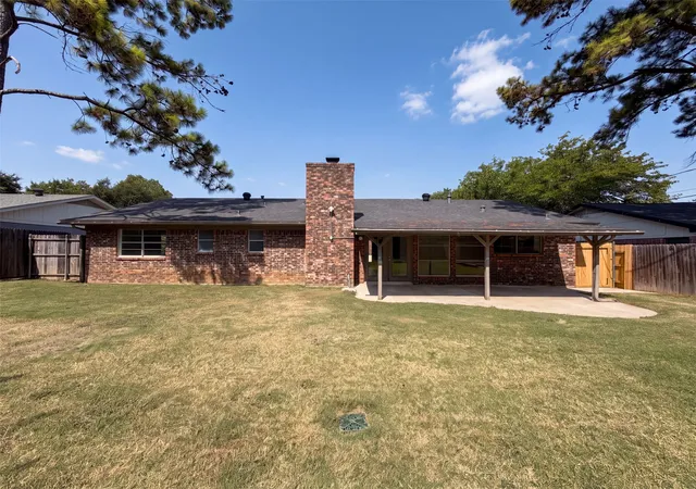 Photo 4 of Single family home for sale at 2136 Mountainview Dr, Hurst, TX 76054 | MLS# 21353752 | Listing updated on 2026-08-24