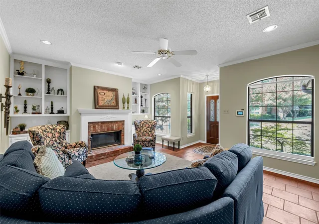 Photo 3 of Single family home for sale at 316 Tree Grove, Waco, TX 76712 | MLS# 21349365 | Listing updated on 2026-08-14