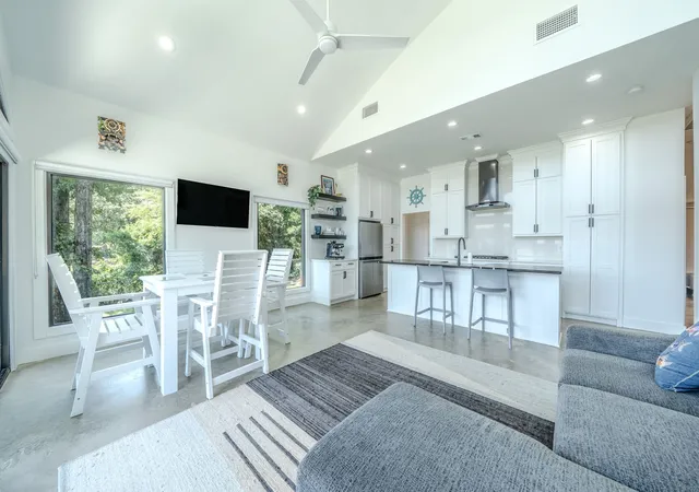 Photo 3 of Single family home for sale at 136 Deer Park Loop, Mabank, TX 75156 | MLS# 21351941 | Listing updated on 2026-08-08