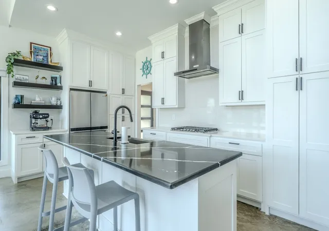 Photo 3 of Single family home for sale at 136 Deer Park Loop, Mabank, TX 75156 | MLS# 21351941 | Listing updated on 2026-08-08