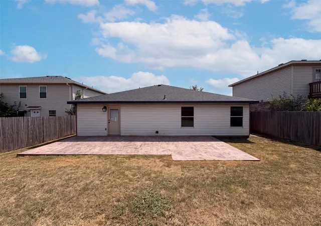 Photo 4 of Sale Pending at 5244 New Castleton Ln, Fort Worth, TX 76135 | MLS# 21353810 | Listing updated on 2026-09-01