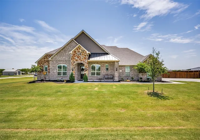 Photo 1 of Single family home for sale at 7018 New Castle Ln, Sanger, TX 76266 | MLS# 21350836 | Listing updated on 2026-09-15
