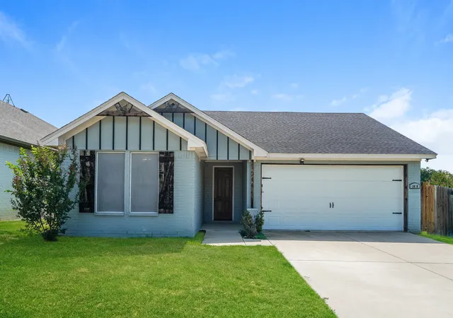 Photo 1 of Single family home for sale at 1408 Lexington St, Weatherford, TX 76086 | MLS# 21340847 | Listing updated on 2026-09-23