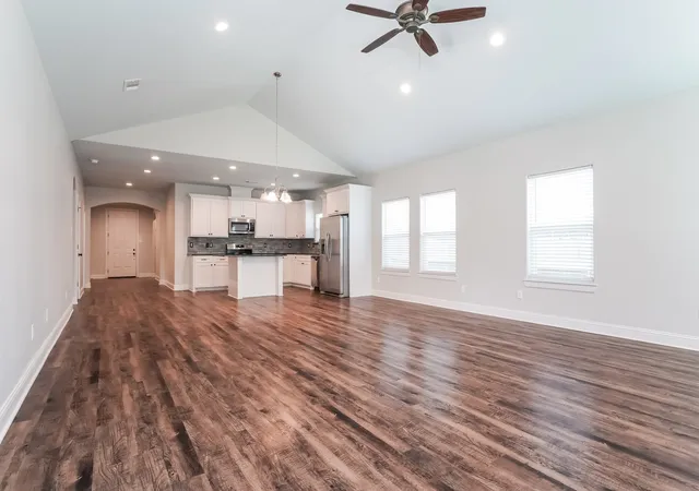 Photo 3 of Single family home for sale at 1408 Lexington St, Weatherford, TX 76086 | MLS# 21340847 | Listing updated on 2026-09-23