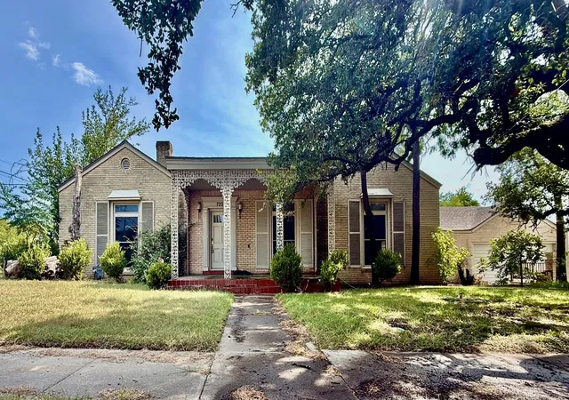 Photo 1 of Single family home for sale at 720 B E Leslie St, Hamilton, TX 76531 | MLS# 21352869 | Listing updated on 2026-08-08