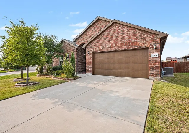 Photo 2 of Single family home for sale at 729 Rebecca Ln, Fort Worth, TX 76131 | MLS# 21353745 | Listing updated on 2026-09-17