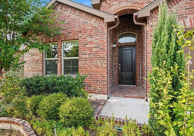 Photo 3 of Single family home for sale at 729 Rebecca Ln, Fort Worth, TX 76131 | MLS# 21353745 | Listing updated on 2026-09-17