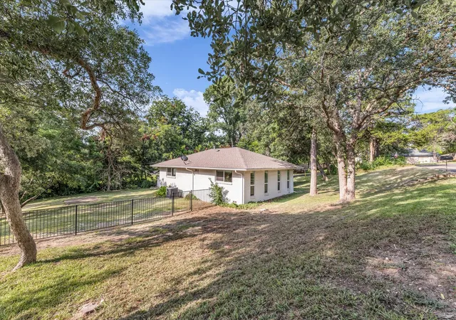 Photo 2 of Single family home for sale at 9730 Timberview Dr, Woodway, TX 76712 | MLS# 21352423 | Listing updated on 2026-08-22