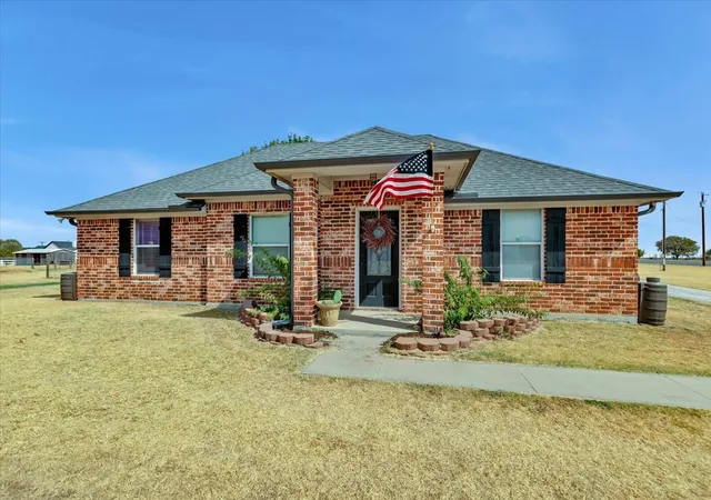 Photo 1 of Single family home for sale at 229 Harvey Ln, Decatur, TX 76234 | MLS# 21353781 | Listing updated on 2026-10-08