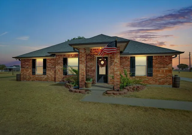 Photo 2 of Single family home for sale at 229 Harvey Ln, Decatur, TX 76234 | MLS# 21353781 | Listing updated on 2026-10-08