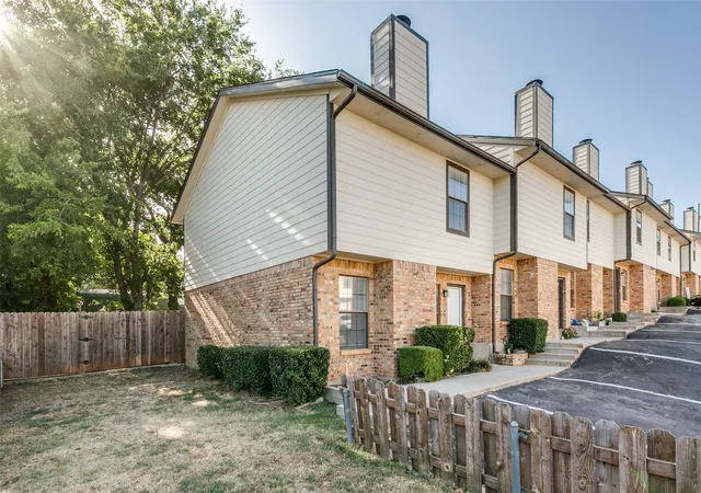Photo 1 of Townhouse for sale at 1265 Dallas Dr, Denton, TX 76205 | MLS# 21353769 | Listing updated on 2026-09-18