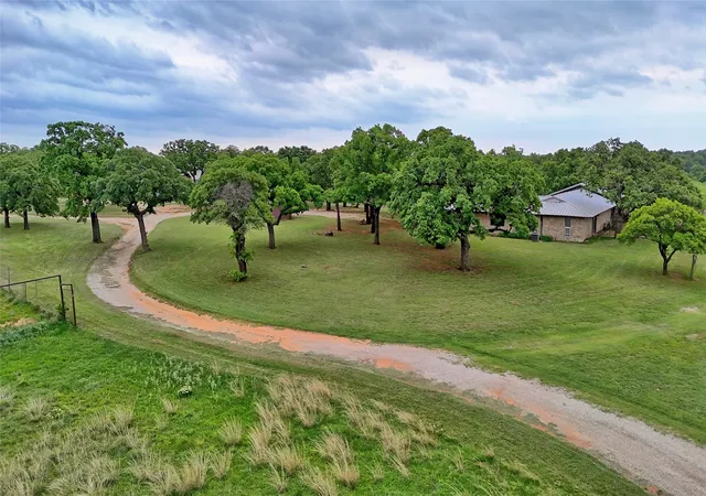 Photo 4 of House for sale at 3377 Lodge Creek Rd, Henrietta, TX 76365 | MLS# 21353882 | Listing updated on 2026-08-10