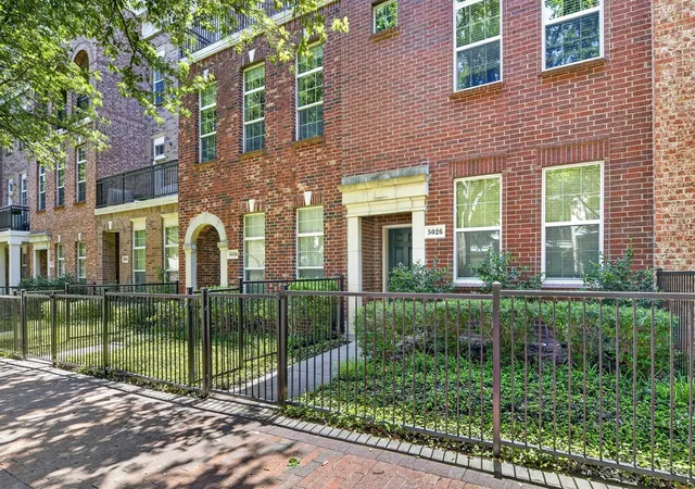 Photo 1 of Condo for sale at 5026 Calloway Dr #163, Addison, TX 75001 | MLS# 21353715 | Listing updated on 2026-08-08