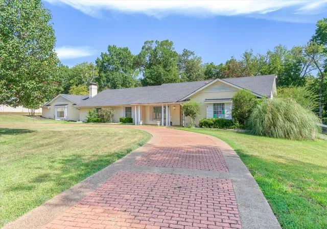 Photo 1 of Single family home for sale at 522 W High St, Grand Saline, TX 75140 | MLS# 21353857 | Listing updated on 2026-09-03