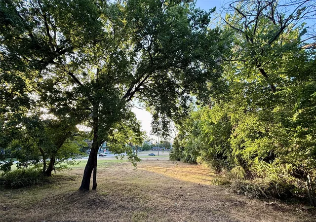 Photo 1 of Land for sale at 1305 Waterman St, Fort Worth, TX 76102 | MLS# 21353966 | Listing updated on 2026-08-08
