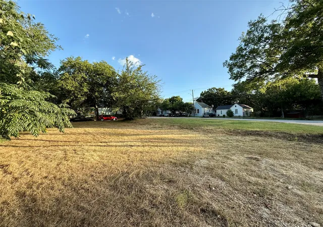 Photo 2 of Land for sale at 1305 Waterman St, Fort Worth, TX 76102 | MLS# 21353966 | Listing updated on 2026-08-08