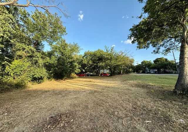Photo 2 of Land for sale at 1305 Waterman St, Fort Worth, TX 76102 | MLS# 21353966 | Listing updated on 2026-08-08