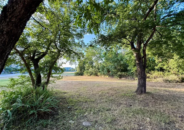 Photo 3 of Land for sale at 1305 Waterman St, Fort Worth, TX 76102 | MLS# 21353966 | Listing updated on 2026-08-08