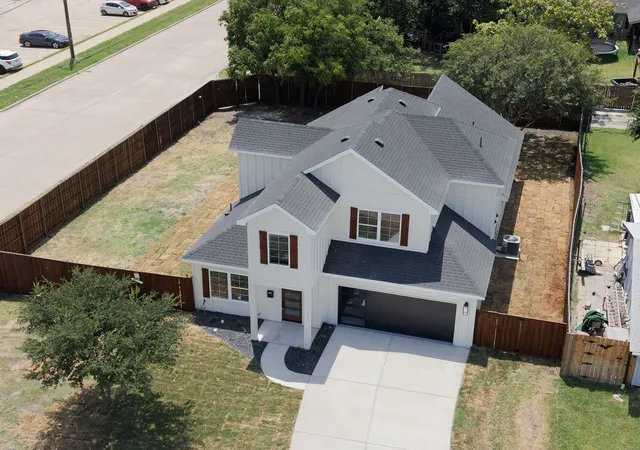 Photo 2 of Sale Pending at 3825 Williamsburg Dr, Garland, TX 75043 | MLS# 21351081 | Listing updated on 2026-09-28