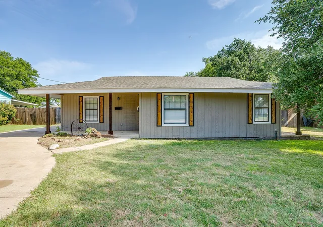Photo 3 of Single family home for sale at 204 W Northern Ave, Saginaw, TX 76179 | MLS# 21353974 | Listing updated on 2026-10-07