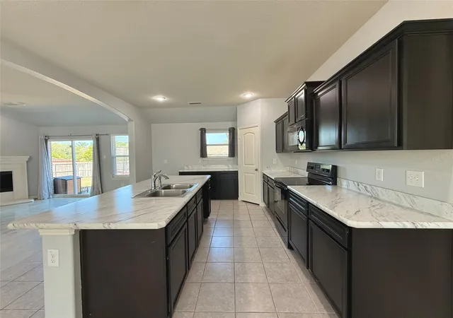 Photo 4 of Single family home for sale at 2126 Candace Dr, Lancaster, TX 75146 | MLS# 21353258 | Listing updated on 2026-08-20