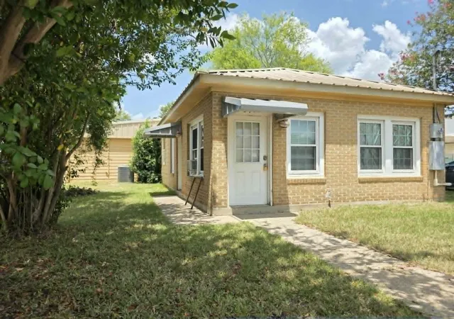 Photo 2 of Single family home for sale at 310 Main St, Logansport, LA 71049 | MLS# 21354039 | Listing updated on 2026-08-24