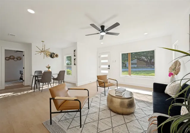 Photo 1 of Single family home for sale at 4812 S Ridge Ter, Fort Worth, TX 76133 | MLS# 21354027 | Listing updated on 2026-10-07