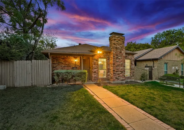 Single family home for sale at 2509 W Oakdale Rd, Irving, TX 75060 | MLS# 21354054