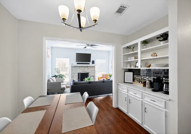 Photo 3 of Single family home for sale at 2509 W Oakdale Rd, Irving, TX 75060 | MLS# 21354054 | Listing updated on 2026-08-28