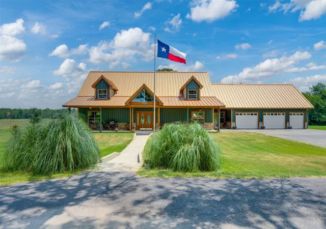 Single family home for sale at 1521 County Road 3117, Clarksville, TX 75426 | MLS# 21353858