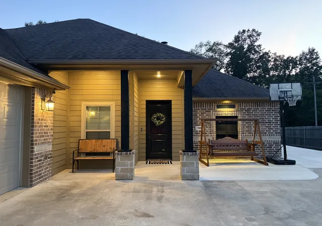 Photo 2 of Sale Pending at 160 Serenity Ln, Marshall, TX 75672 | MLS# 21353673 | Listing updated on 2026-09-07