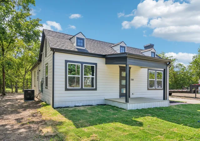 Photo 1 of Single family home for sale at 1114 N Catherine St, Terrell, TX 75160 | MLS# 21354070 | Listing updated on 2026-09-03
