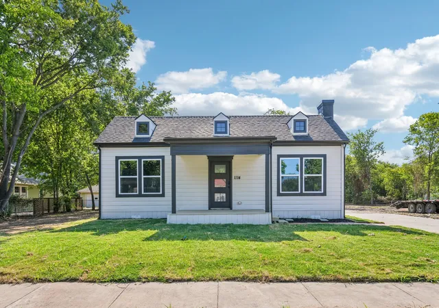 Photo 3 of Single family home for sale at 1114 N Catherine St, Terrell, TX 75160 | MLS# 21354070 | Listing updated on 2026-09-03