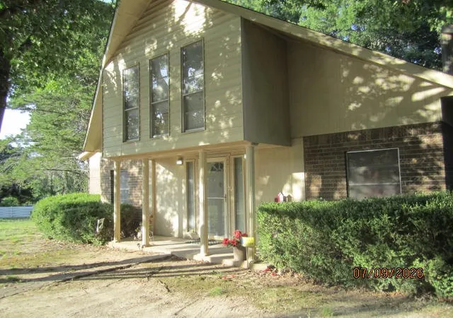 Photo 3 of Single family home for sale at 1530 S Dallas Ave, Lancaster, TX 75146 | MLS# 21350646 | Listing updated on 2026-08-19