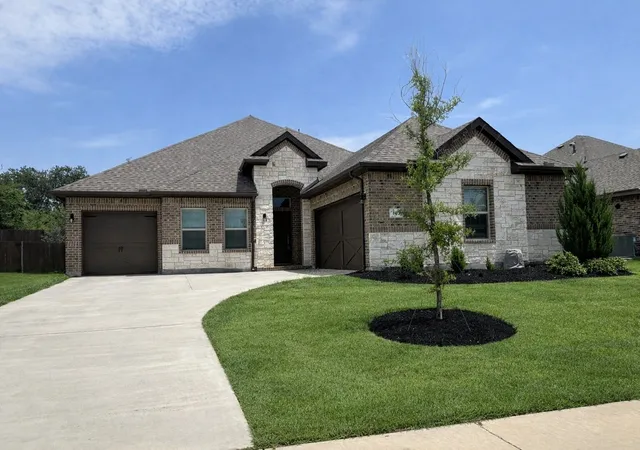 Photo 1 of Single family home for sale at 702 Audrey Ln, Mansfield, TX 76063 | MLS# 21353512 | Listing updated on 2026-09-02
