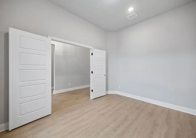 Photo 3 of Single family home for sale at 1875 Overcup Ct, Waxahachie, TX 75165 | MLS# 21354123 | Listing updated on 2026-10-09