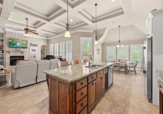 Photo 4 of Single family home for sale at 427 River Bank Ln, Granbury, TX 76049 | MLS# 21353750 | Listing updated on 2026-09-07