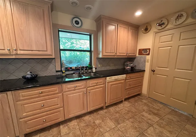 Photo 3 of Single family home for sale at 181 Fm 373, Muenster, TX 76252 | MLS# 21352347 | Listing updated on 2026-08-24