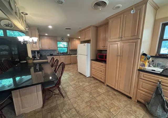 Photo 4 of Single family home for sale at 181 Fm 373, Muenster, TX 76252 | MLS# 21352347 | Listing updated on 2026-08-24