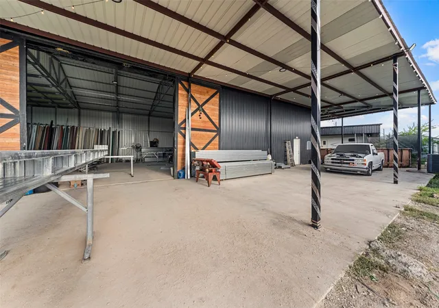 Photo 2 of Manufactured home for sale at 112 County Road 4028a, Chilton, TX 76632 | MLS# 21353979 | Listing updated on 2026-08-08