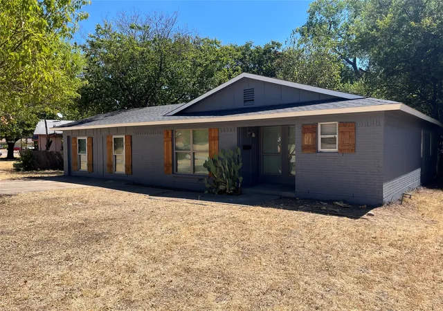 Photo 1 of Single family home for sale at 238 Glencairn Dr, Dallas, TX 75232 | MLS# 21354181 | Listing updated on 2026-09-29