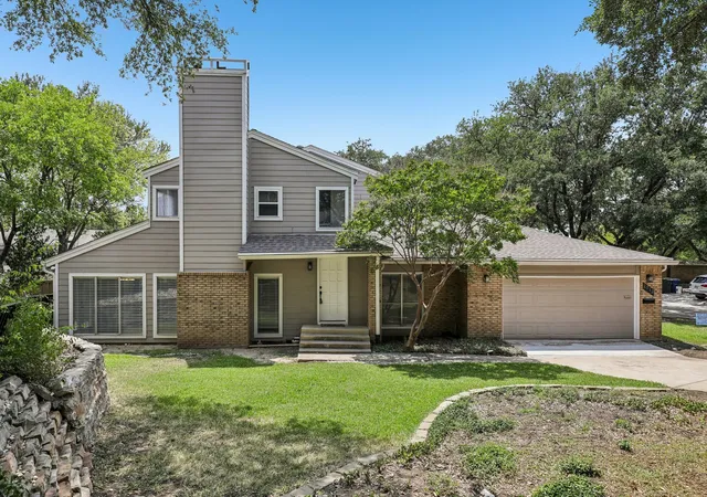 Photo 1 of Townhouse for sale at 2712 Meadowstone Ct, Carrollton, TX 75006 | MLS# 21354178 | Listing updated on 2026-08-19
