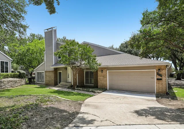 Photo 2 of Townhouse for sale at 2712 Meadowstone Ct, Carrollton, TX 75006 | MLS# 21354178 | Listing updated on 2026-08-19